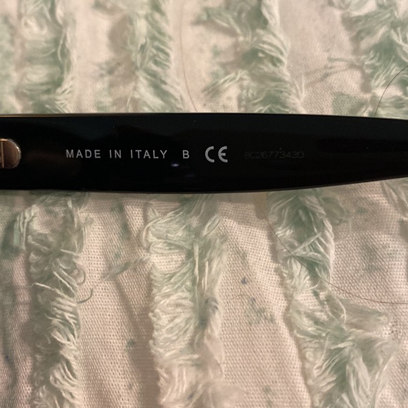 Black Chanel sunglasses - Picture 4 of 14